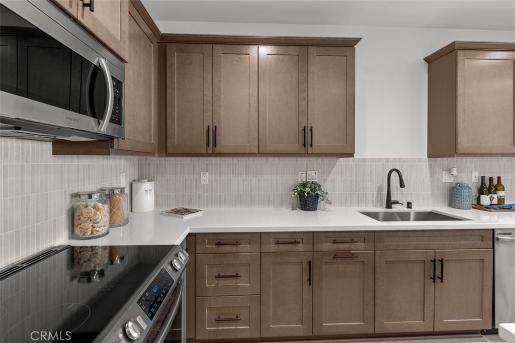 MLS #OC25193772 image #6