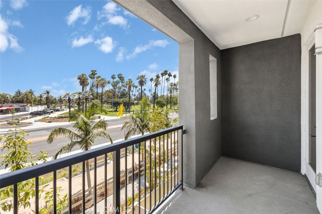 MLS #OC25193772 image #9