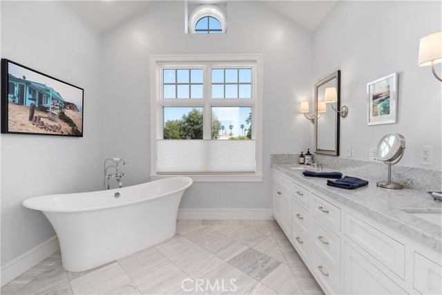 MLS #OC25194100 image #34