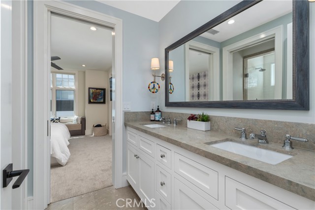 MLS #OC25194100 image #38