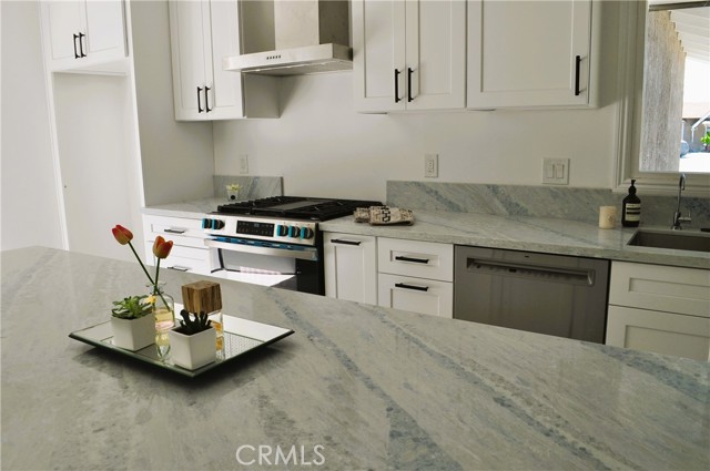 MLS #OC25194310 image #4