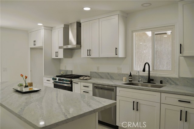 MLS #OC25194310 image #5