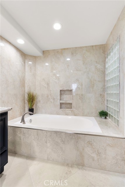 MLS #OC25195279 image #19