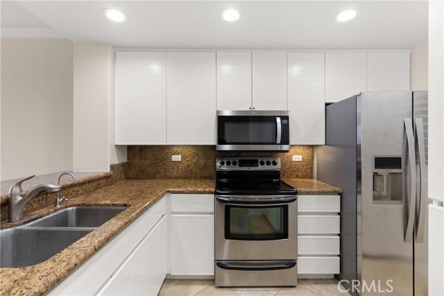 MLS #OC25195279 image #2