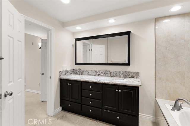 MLS #OC25195279 image #20