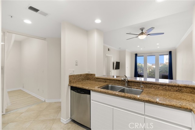 MLS #OC25195279 image #5