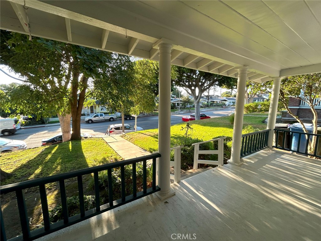 MLS #OC25195307 image #1