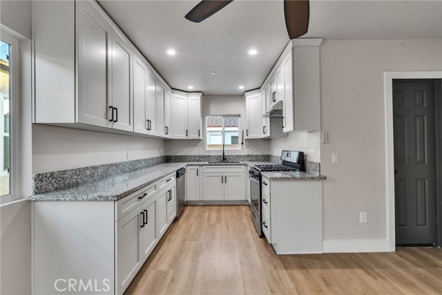 MLS #OC25195314 image #22