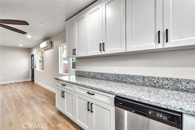 MLS #OC25195314 image #24