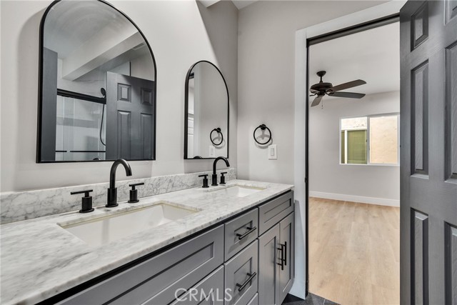 MLS #OC25195314 image #30