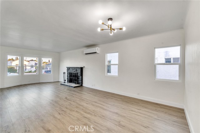 MLS #OC25195314 image #4