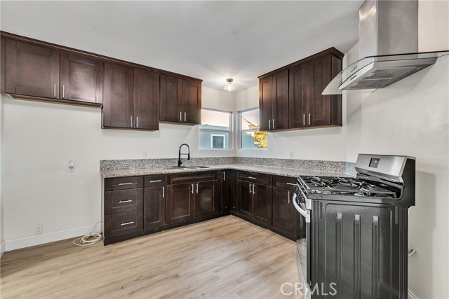 MLS #OC25195314 image #7