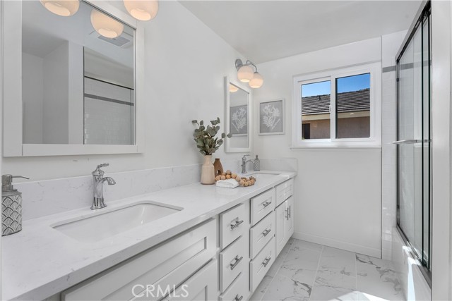 MLS #OC25195324 img 30