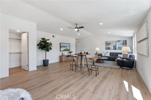 MLS #OC25195324 img 33