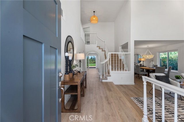 MLS #OC25195324 img 4