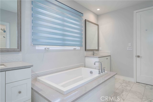 MLS #OC25195368 image #15