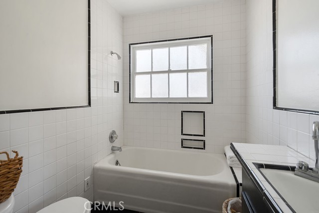 MLS #OC25195375 image #25