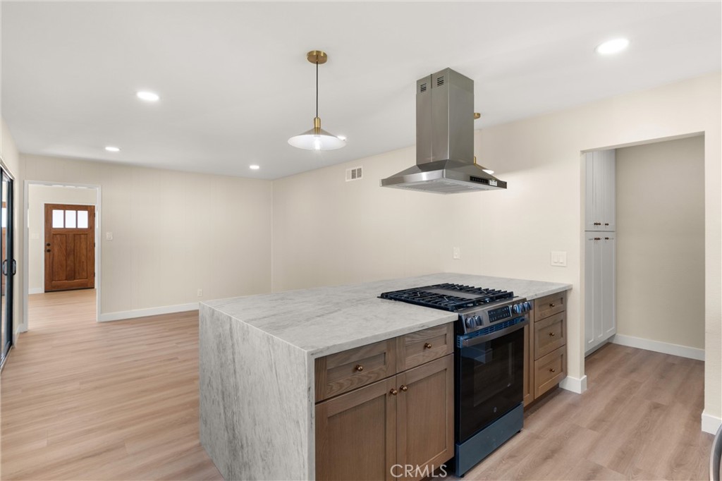 MLS #OC25195523 image #13