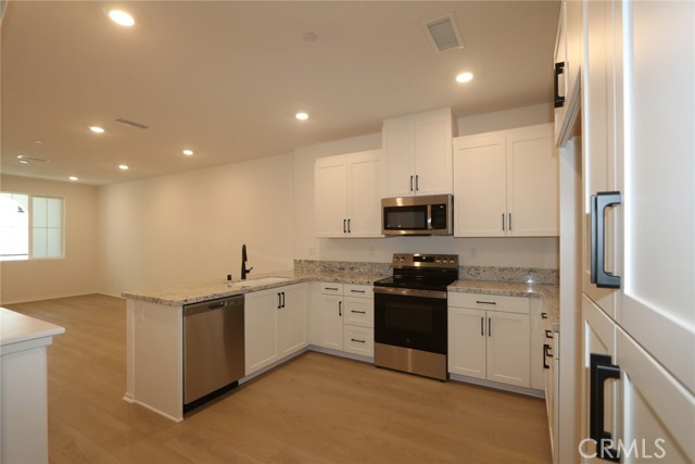 MLS #OC25195554 image #3