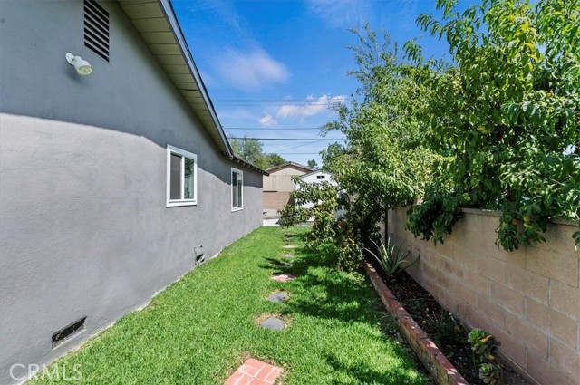 MLS #OC25195602 image #16