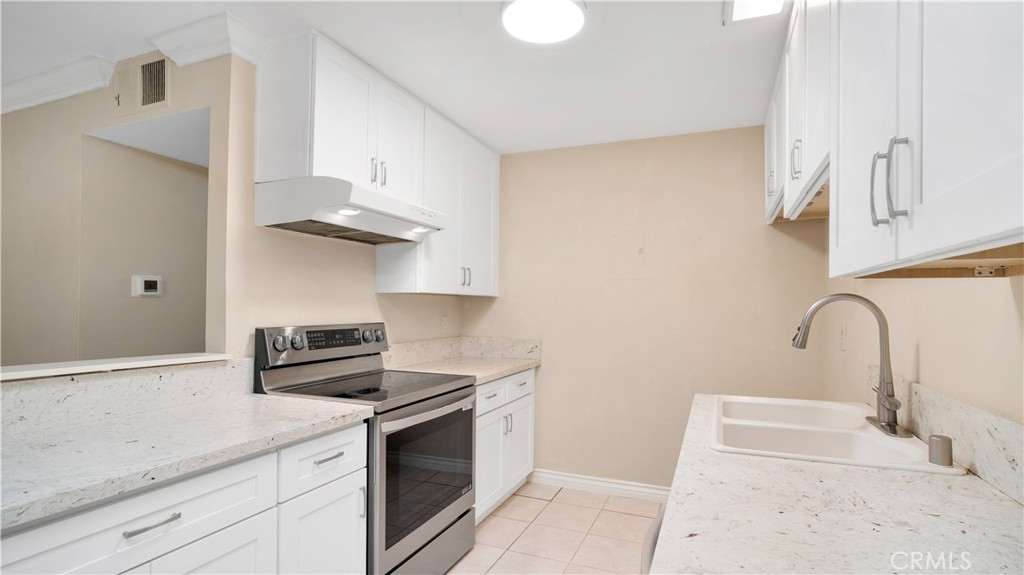 MLS #OC25195623 image #19