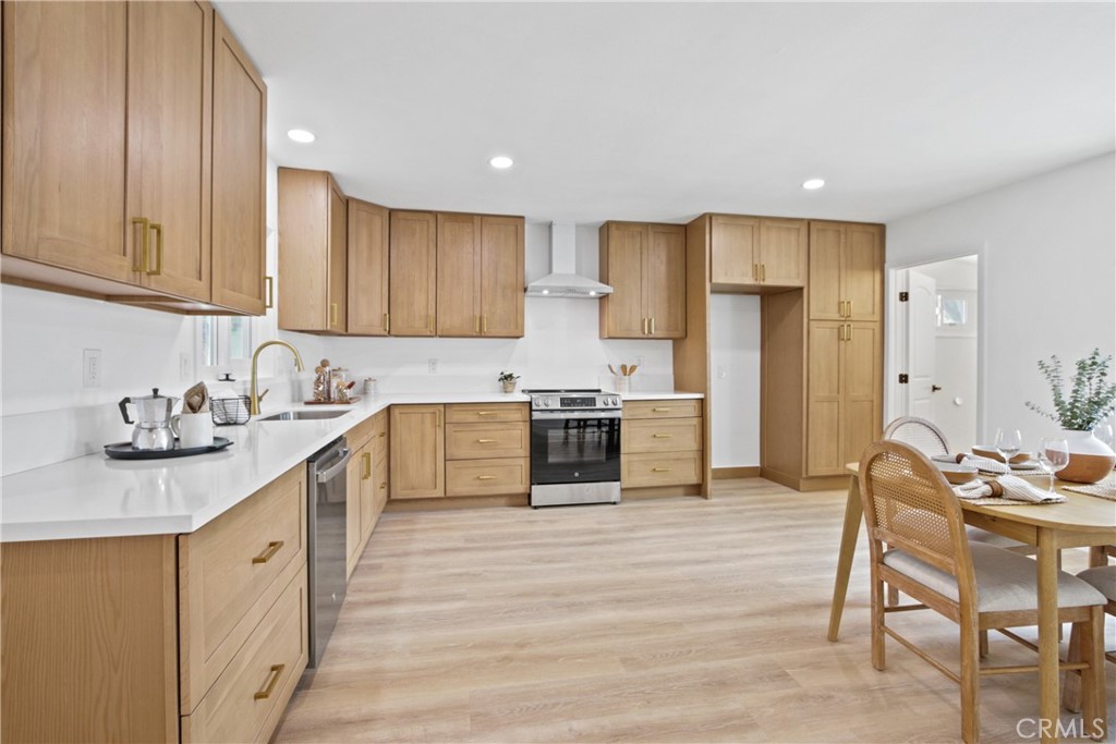 MLS #OC25195625 image #1