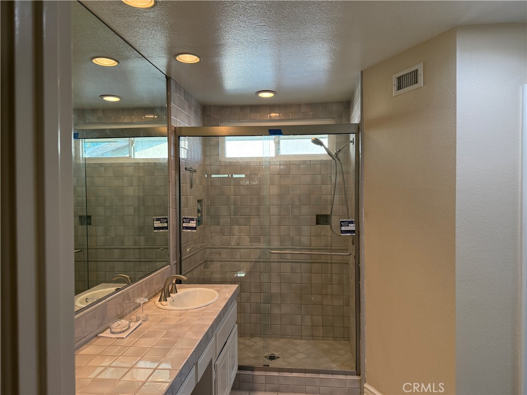 MLS #OC25195775 image #9