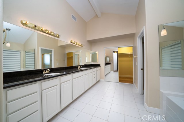 MLS #OC25195852 image #18