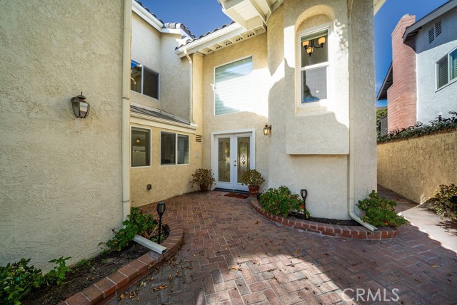 MLS #OC25195852 image #2
