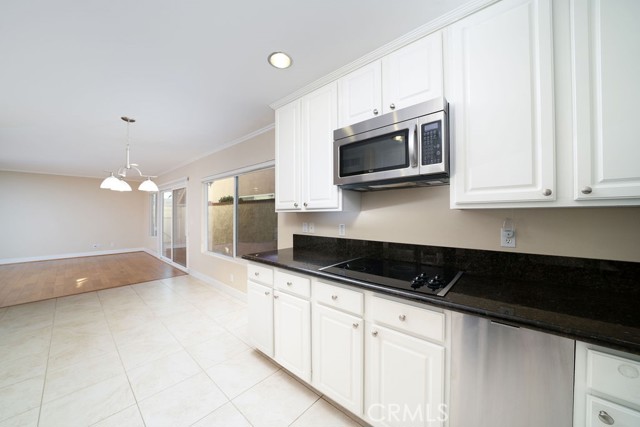 MLS #OC25195852 image #8