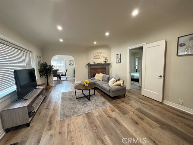 MLS #OC25196041 image #2