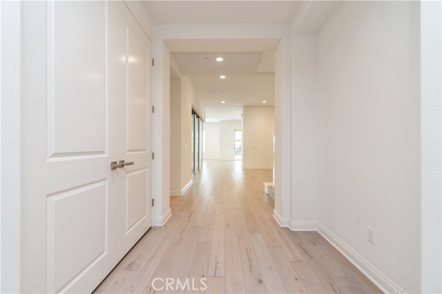 MLS #OC25196136 image #1