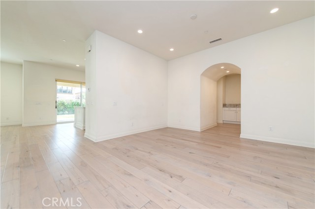 MLS #OC25196136 image #2