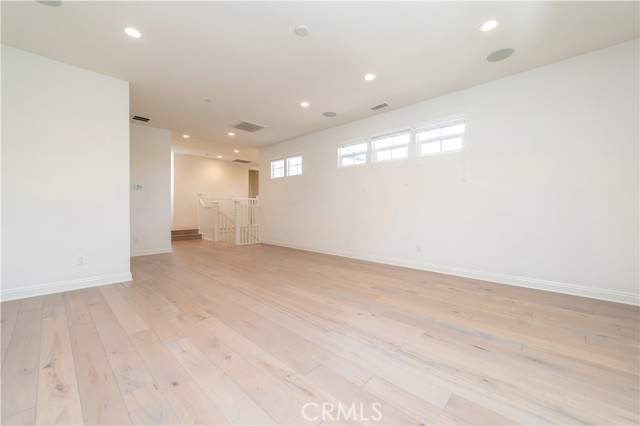 MLS #OC25196136 image #24