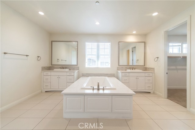 MLS #OC25196136 image #29