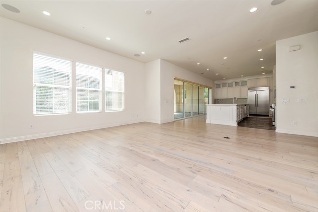 MLS #OC25196136 image #3