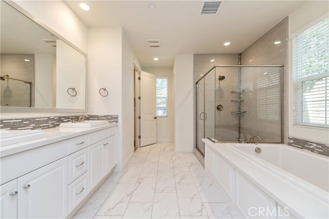 MLS #OC25196136 image #30