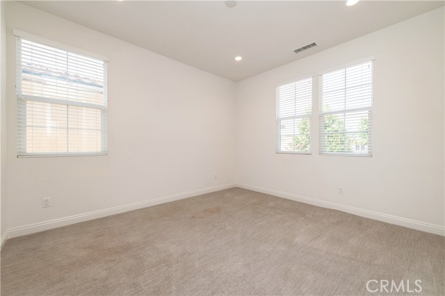 MLS #OC25196136 image #38