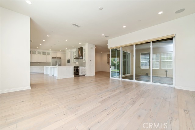 MLS #OC25196136 image #8