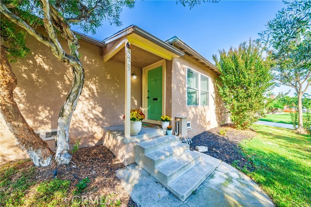 MLS #OC25196196 image #0