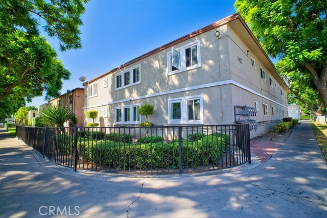 MLS #OC25196383 image #2