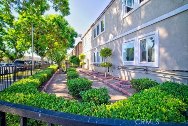 MLS #OC25196383 image #3