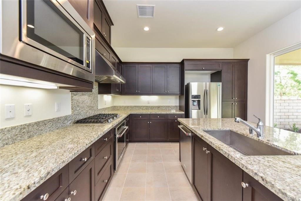 MLS #OC25196388 image #28