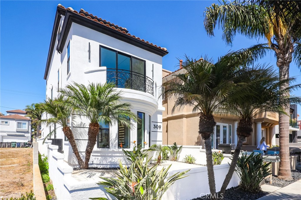 MLS #OC25196392 image #1