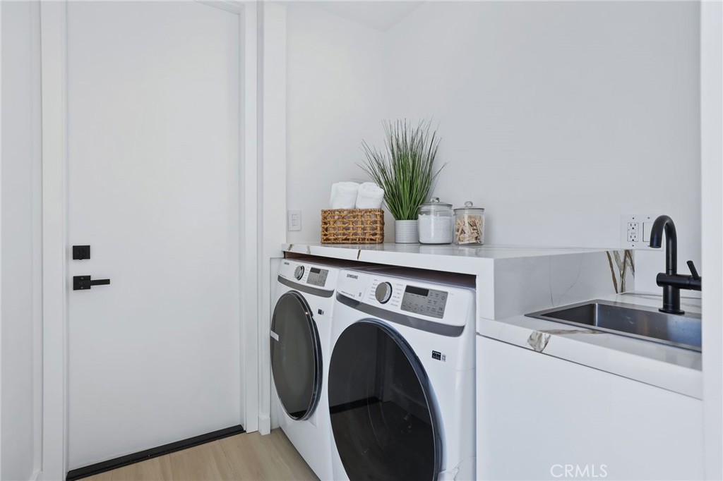 MLS #OC25196392 image #13