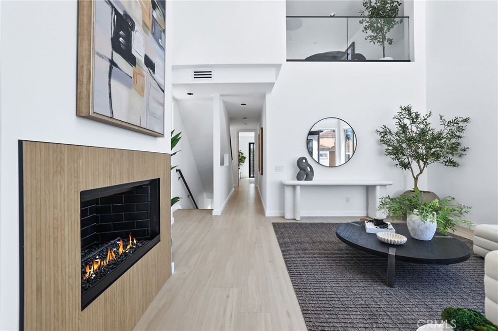 MLS #OC25196392 image #16