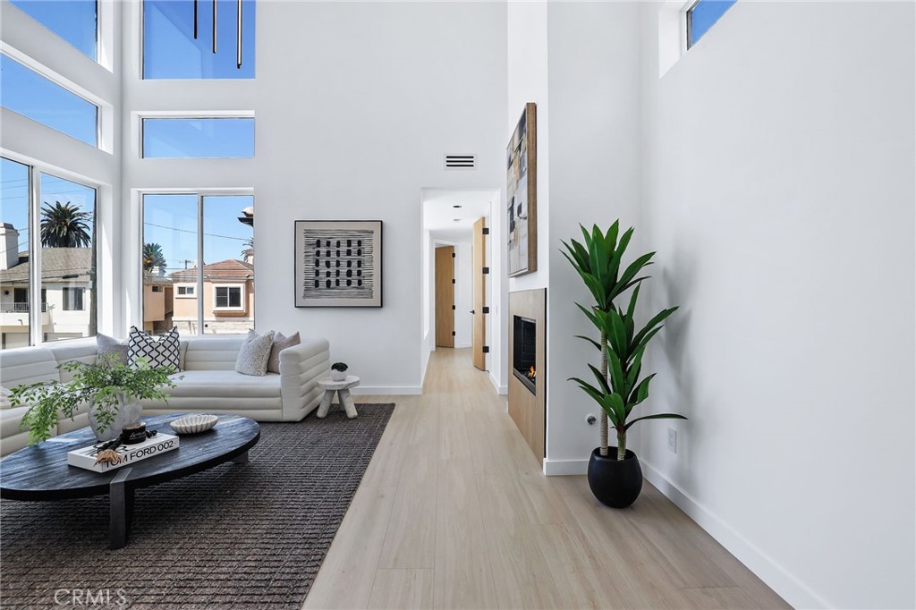 MLS #OC25196392 image #17