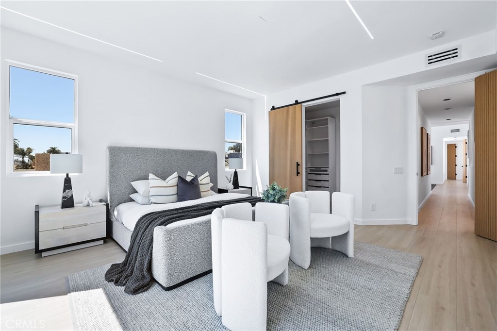 MLS #OC25196392 image #23