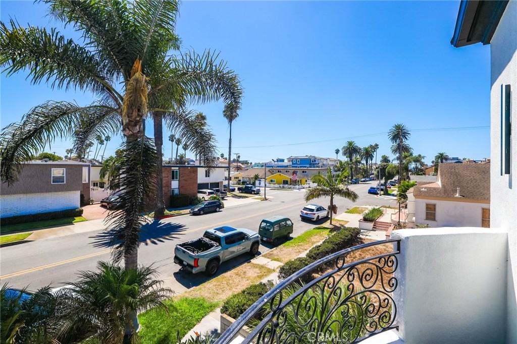 MLS #OC25196392 image #24