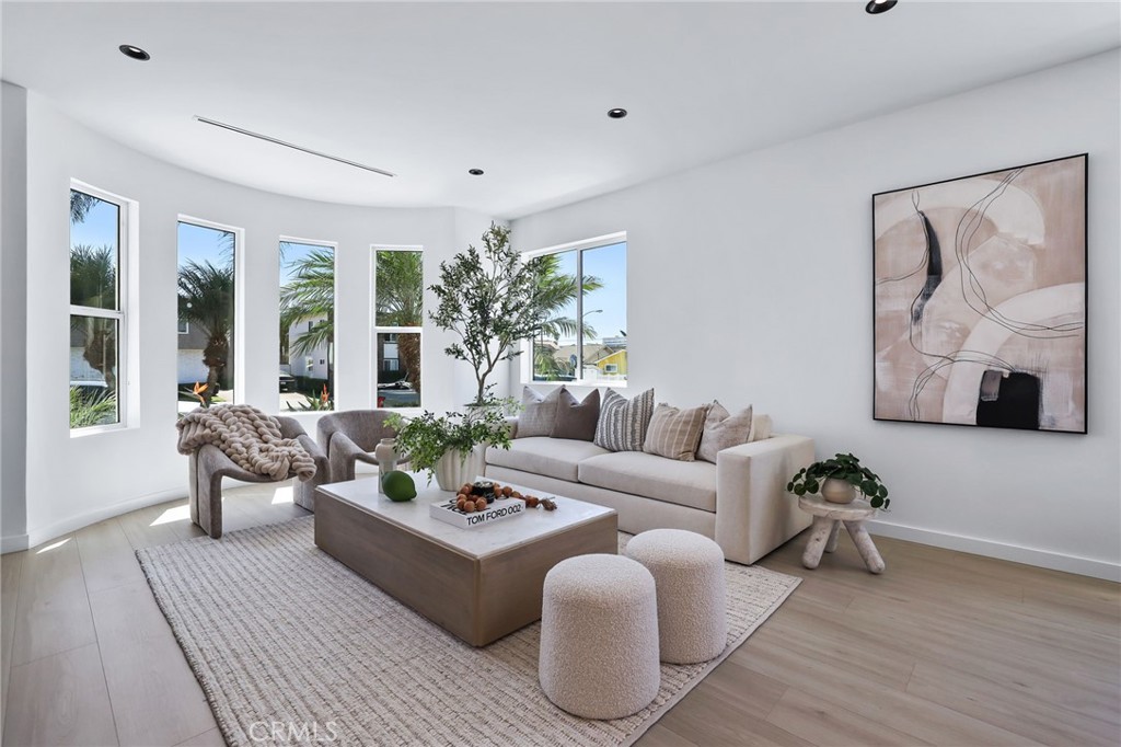 MLS #OC25196392 image #4